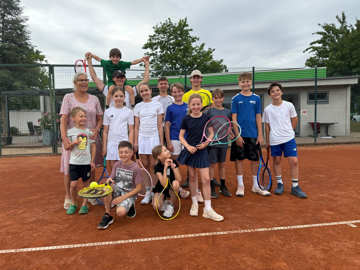Kinder Tennis Camp